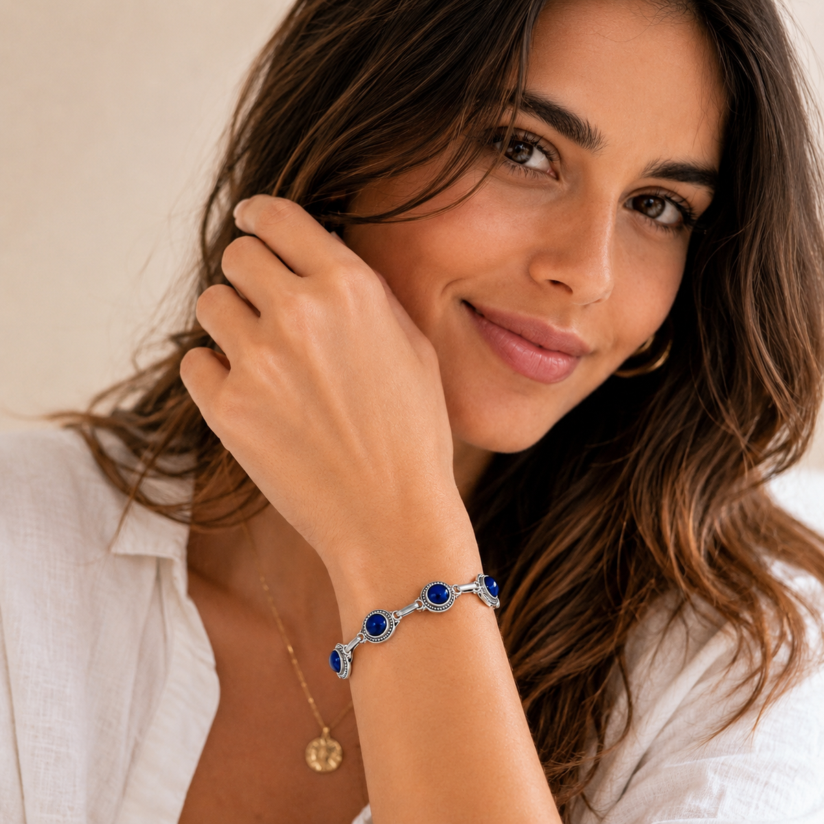 Pulsera Almaga de Lapislázuli Azul Bañada en Plata – Regalo para Mujer