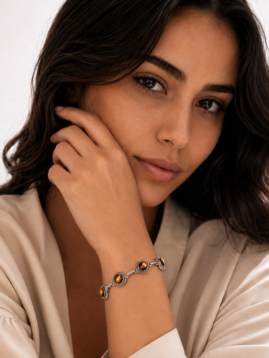 Pulsera Almaga de Ojo de Tigre Bañada en Plata – Regalo para Mujer